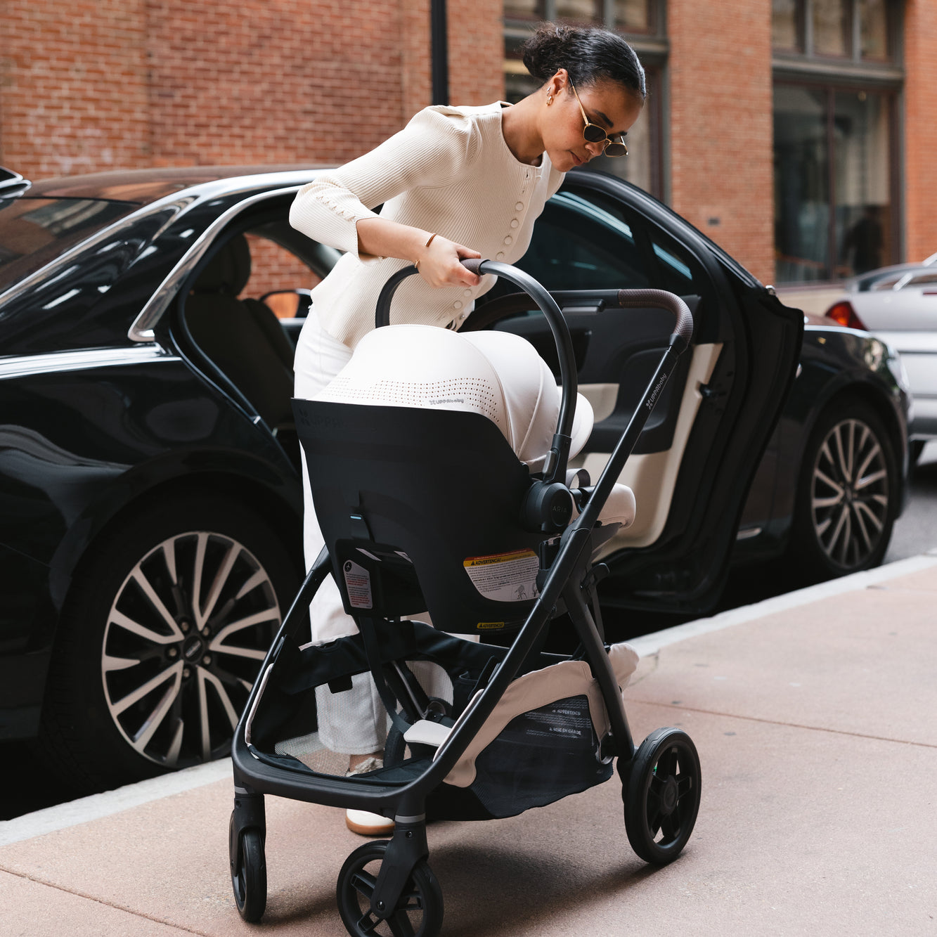 UPPAbaby Kona Stroller *PRE-ORDER * SHIPS LATE SEPTEMBER