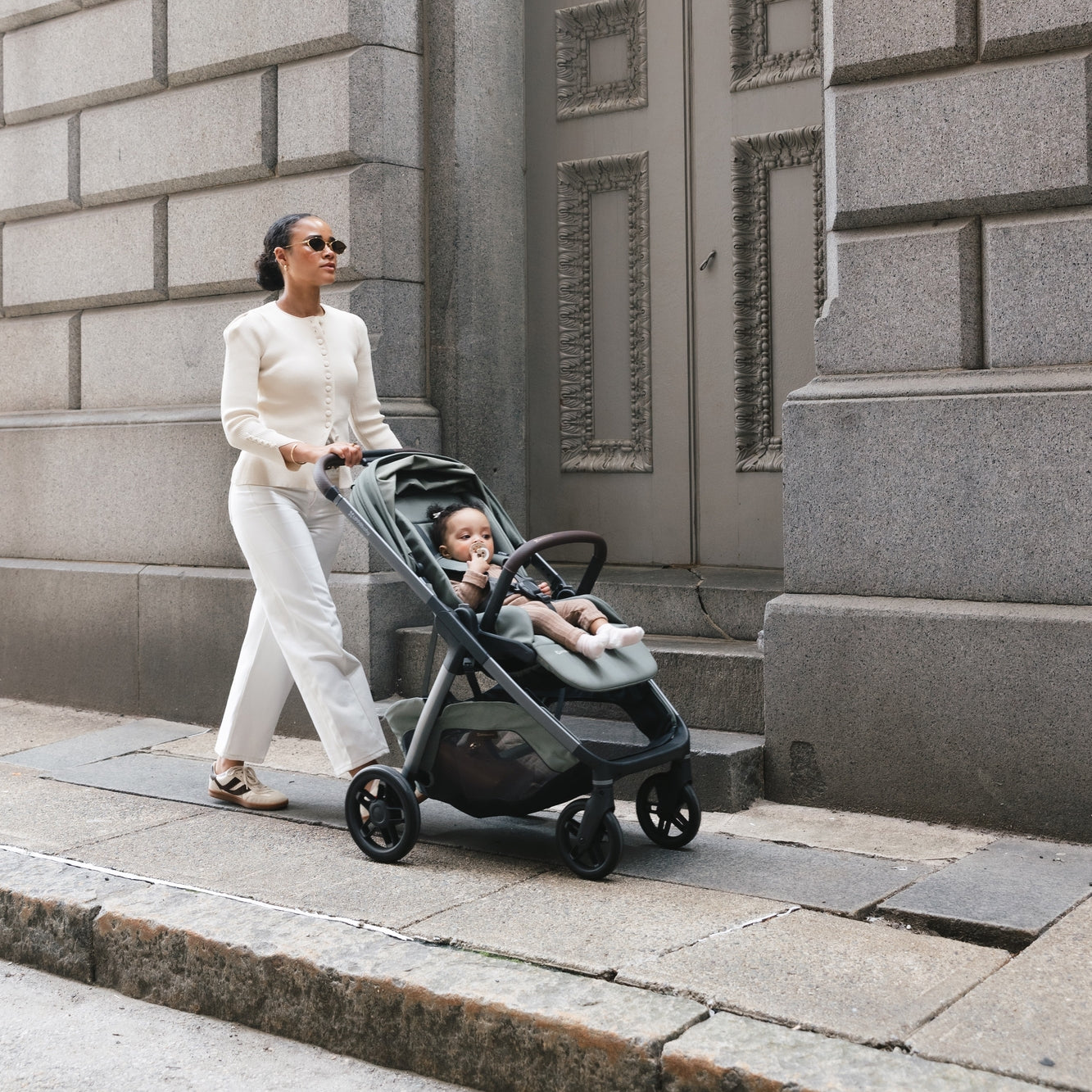 UPPAbaby Kona Stroller *PRE-ORDER * SHIPS LATE SEPTEMBER