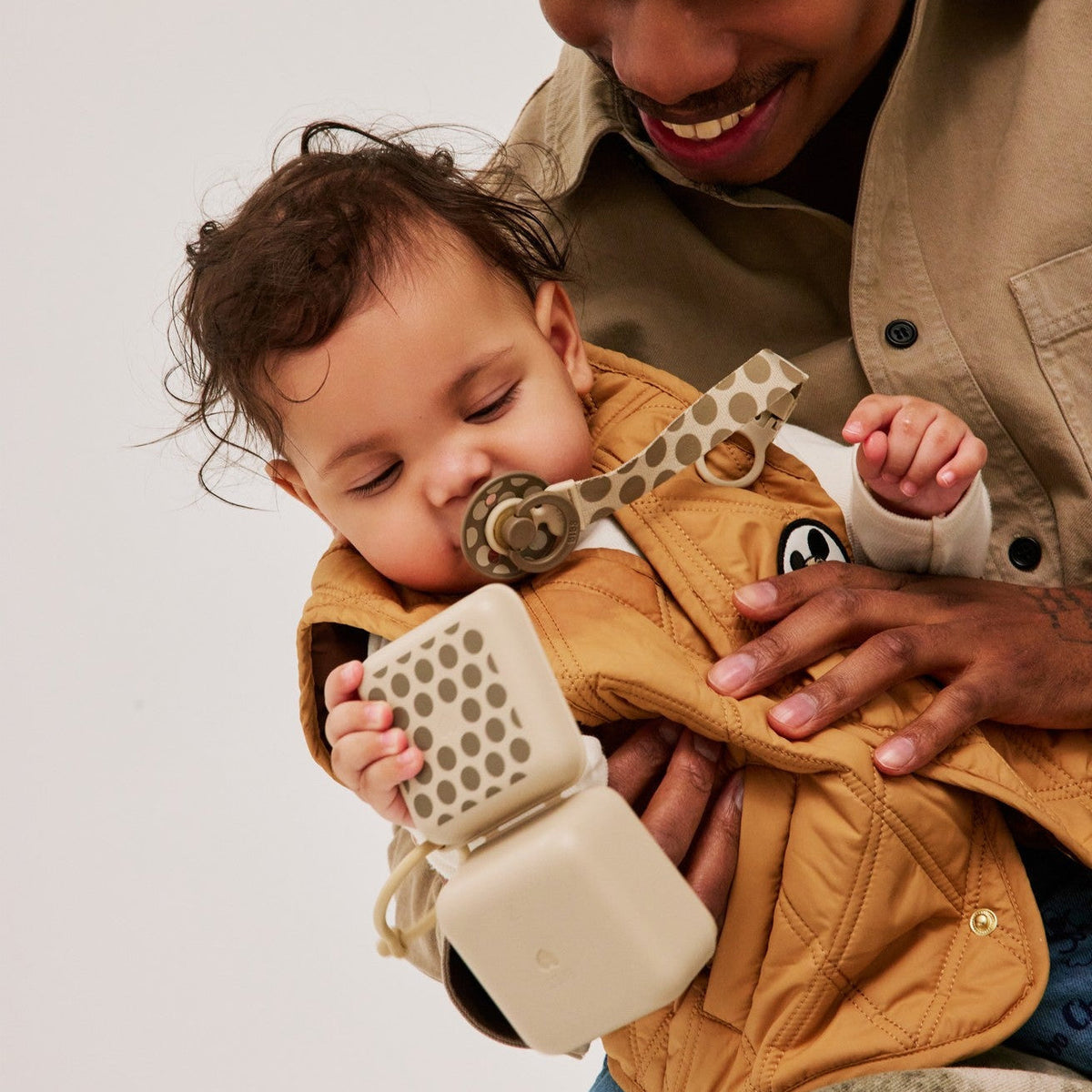 BIBS Soothe & Go Polka Gift Set Dark Oak/Vanilla