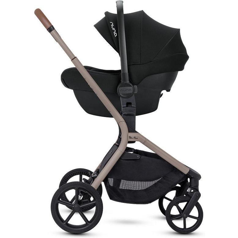 Silver Cross Breez Mid-Size Compact Stroller * Ships Late July*