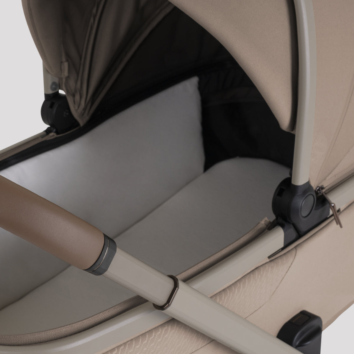 Silver Cross Cove 2 Compact Bassinet