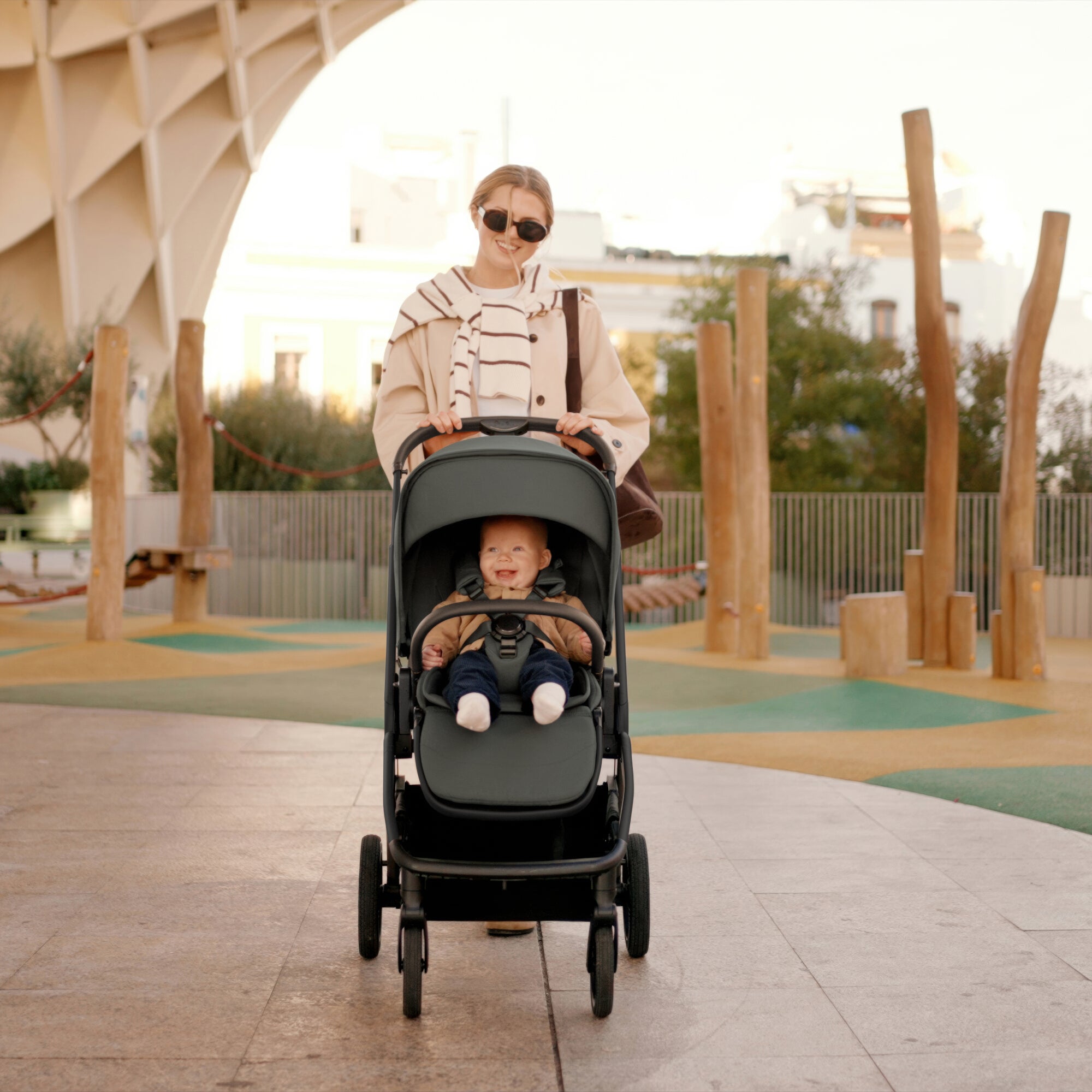 Silver Cross Breez Mid-Size Compact Stroller * Ships Late July*