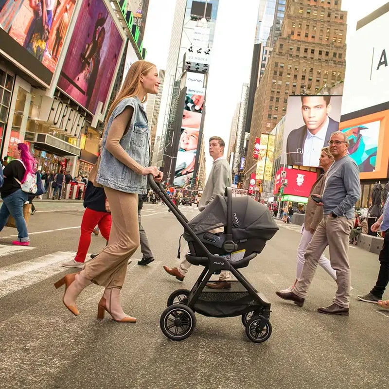 Nuna Triv Next + Pipa Urbn Travel System