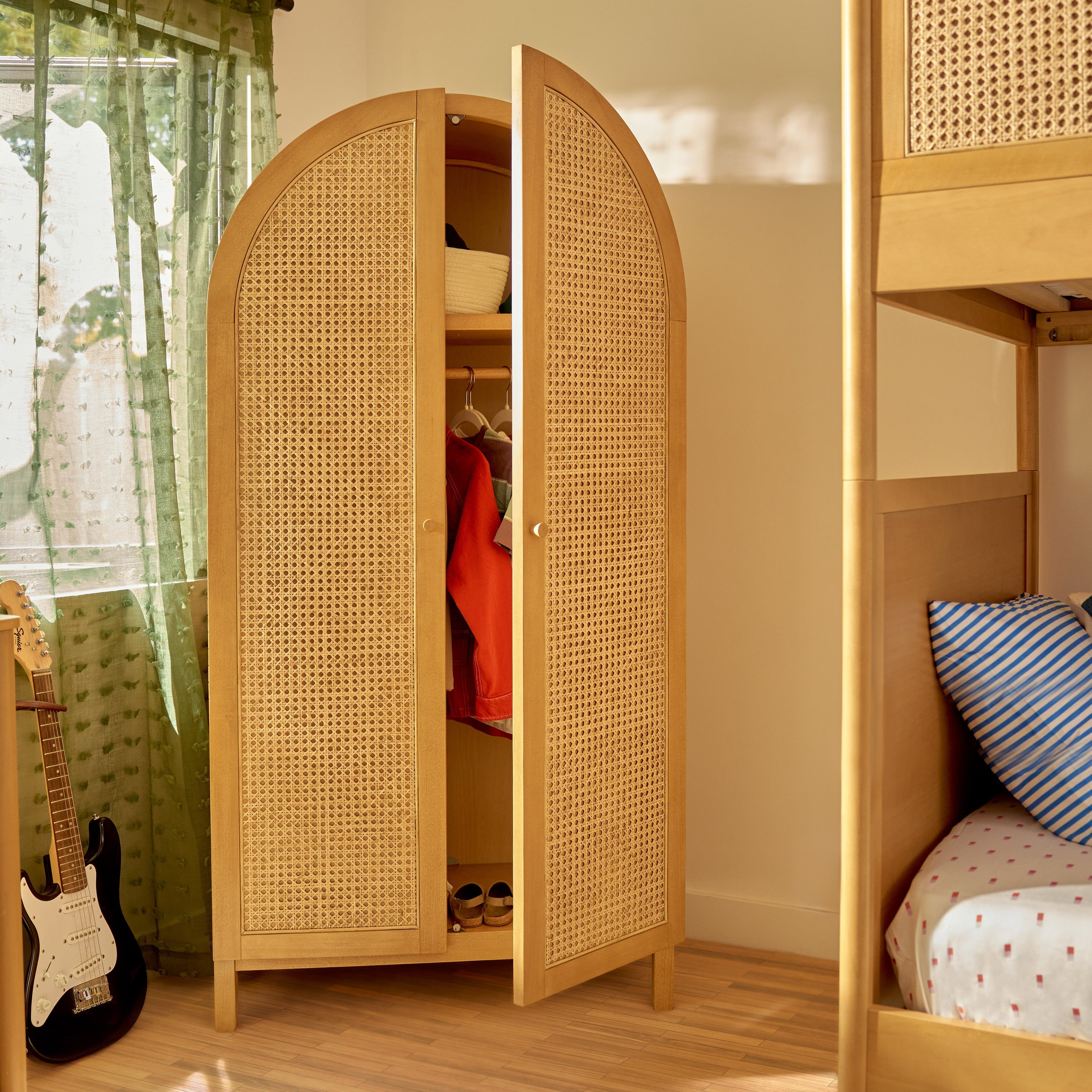 Babyletto Bondi Cane Armoire