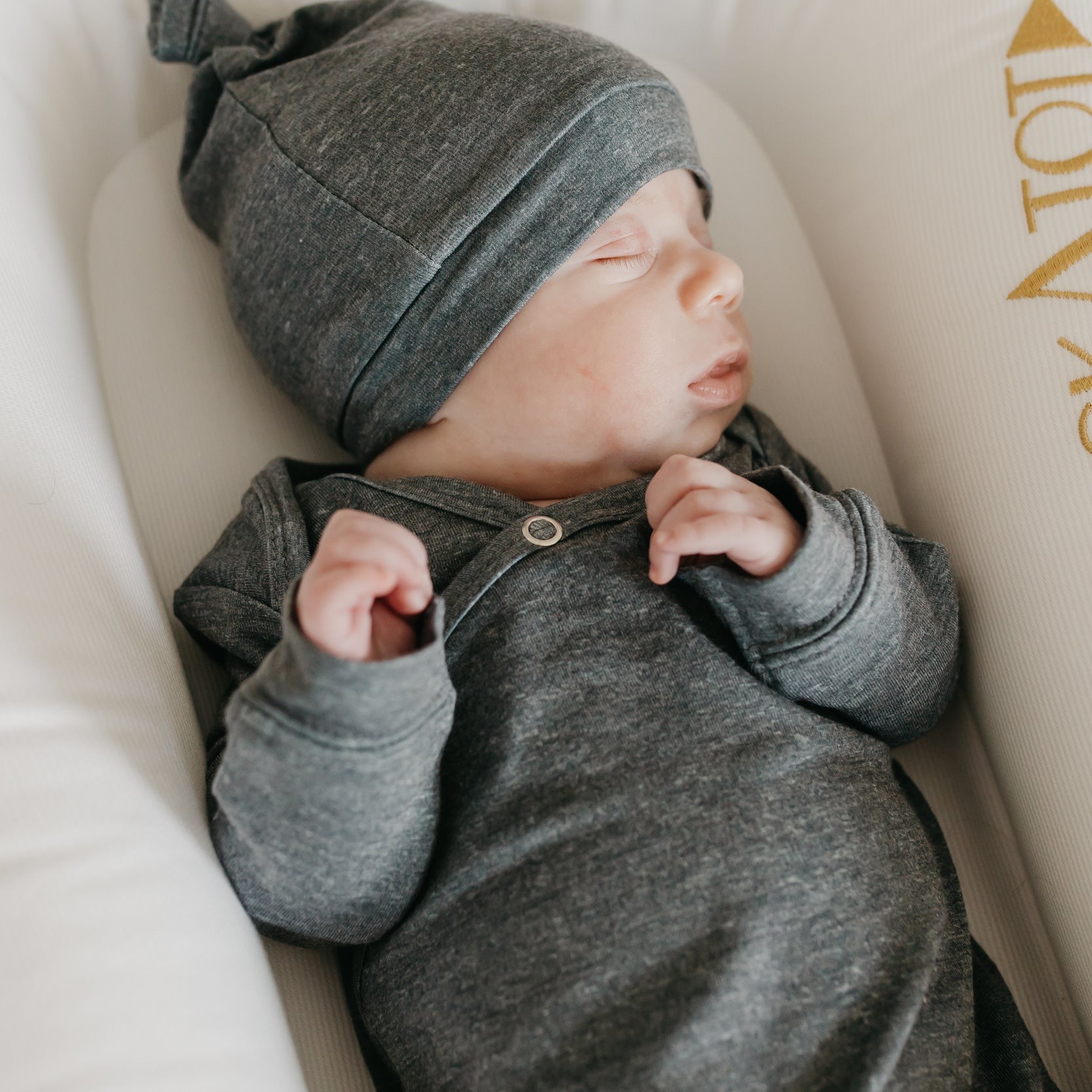 Copper Pearl Top Knot Hat | Slate